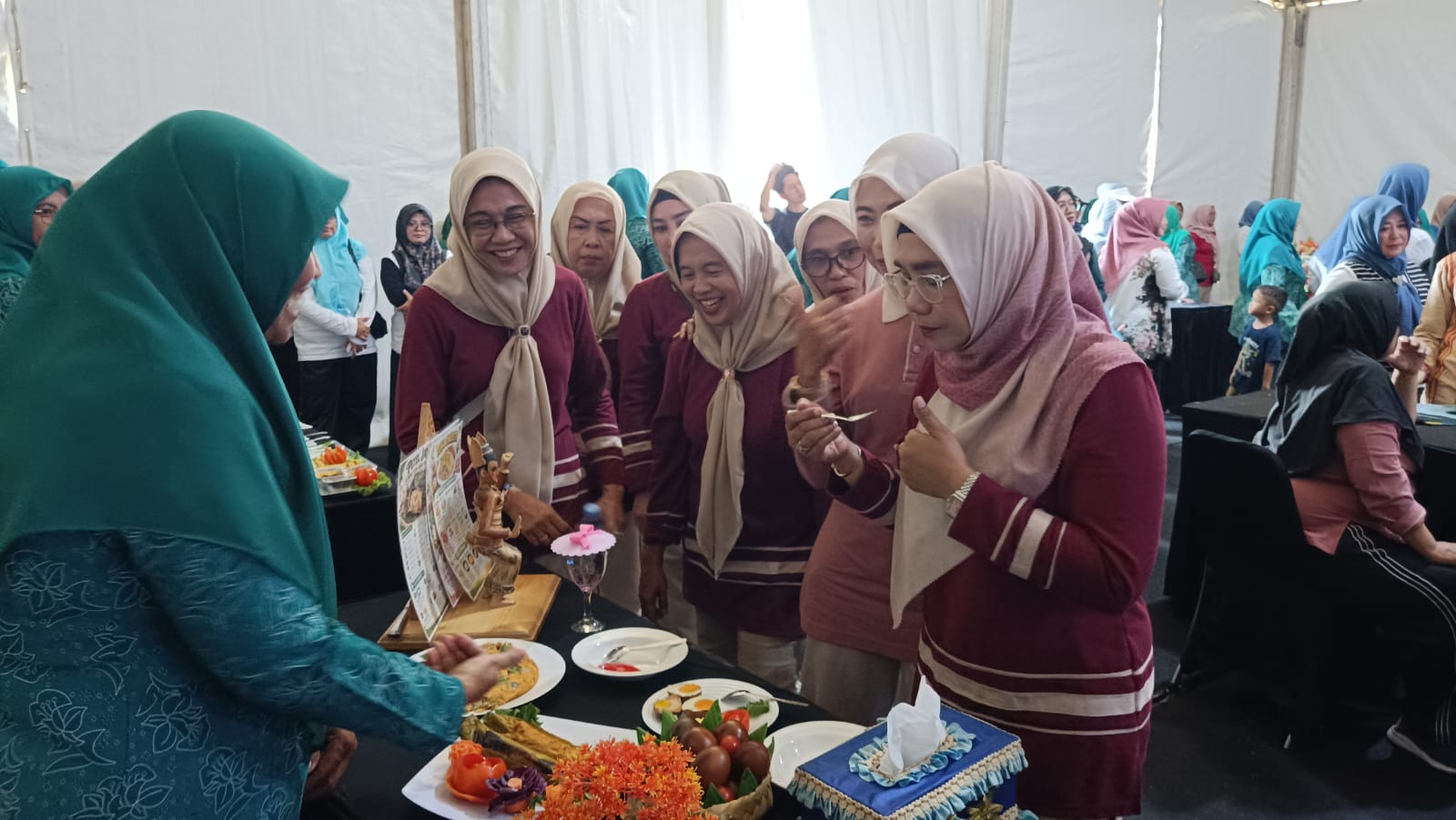 TP PKK Baureno Berkreasi dalam Lomba Menu Telur Gayatri